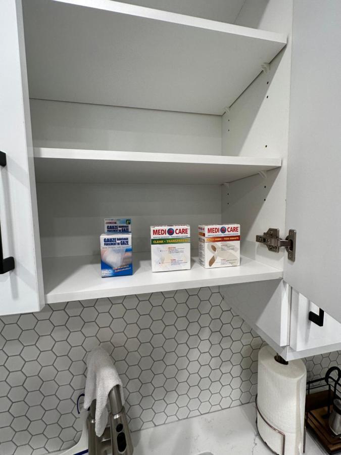 YYC 2 Bedroom 2 Washrooms Brand New Beautiful & Cozy Suite מראה חיצוני תמונה